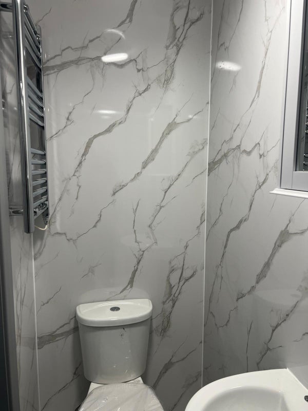 Room Bath Road in Slough