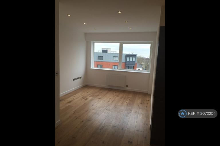 Flat Clayton Road in Greater London
