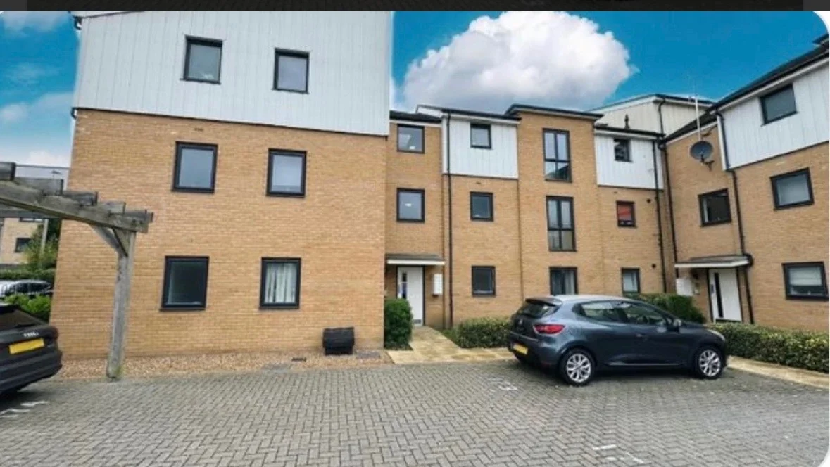 Flat Brandon Groves Avenue in South Ockendon
