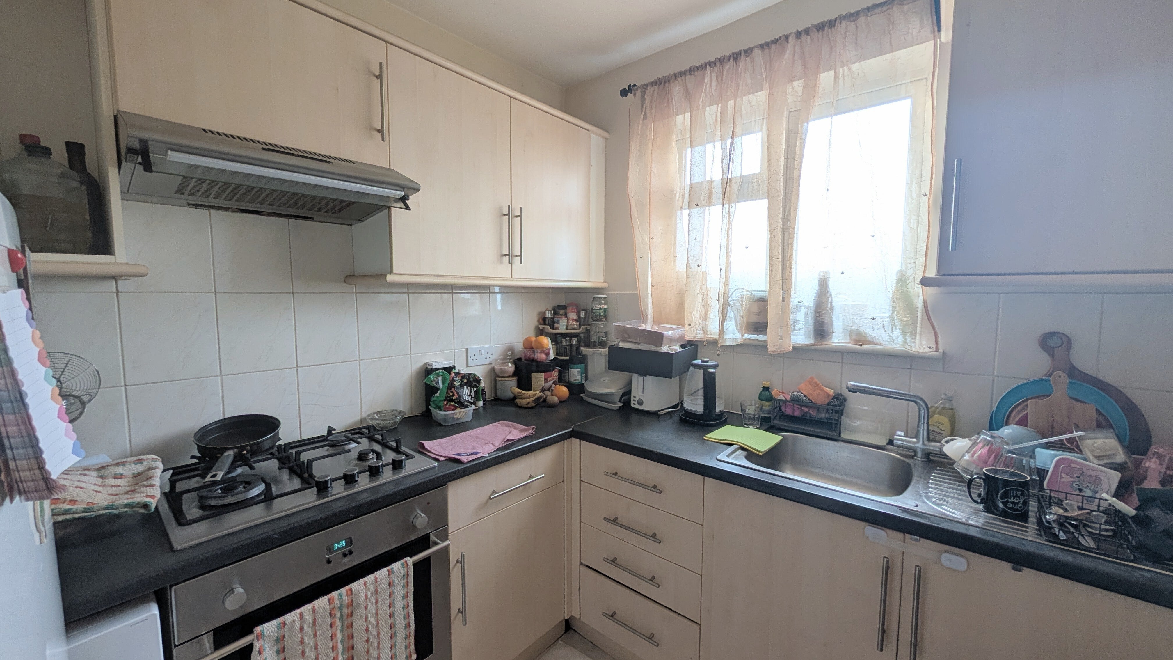 Flat Imperial Drive in Greater London