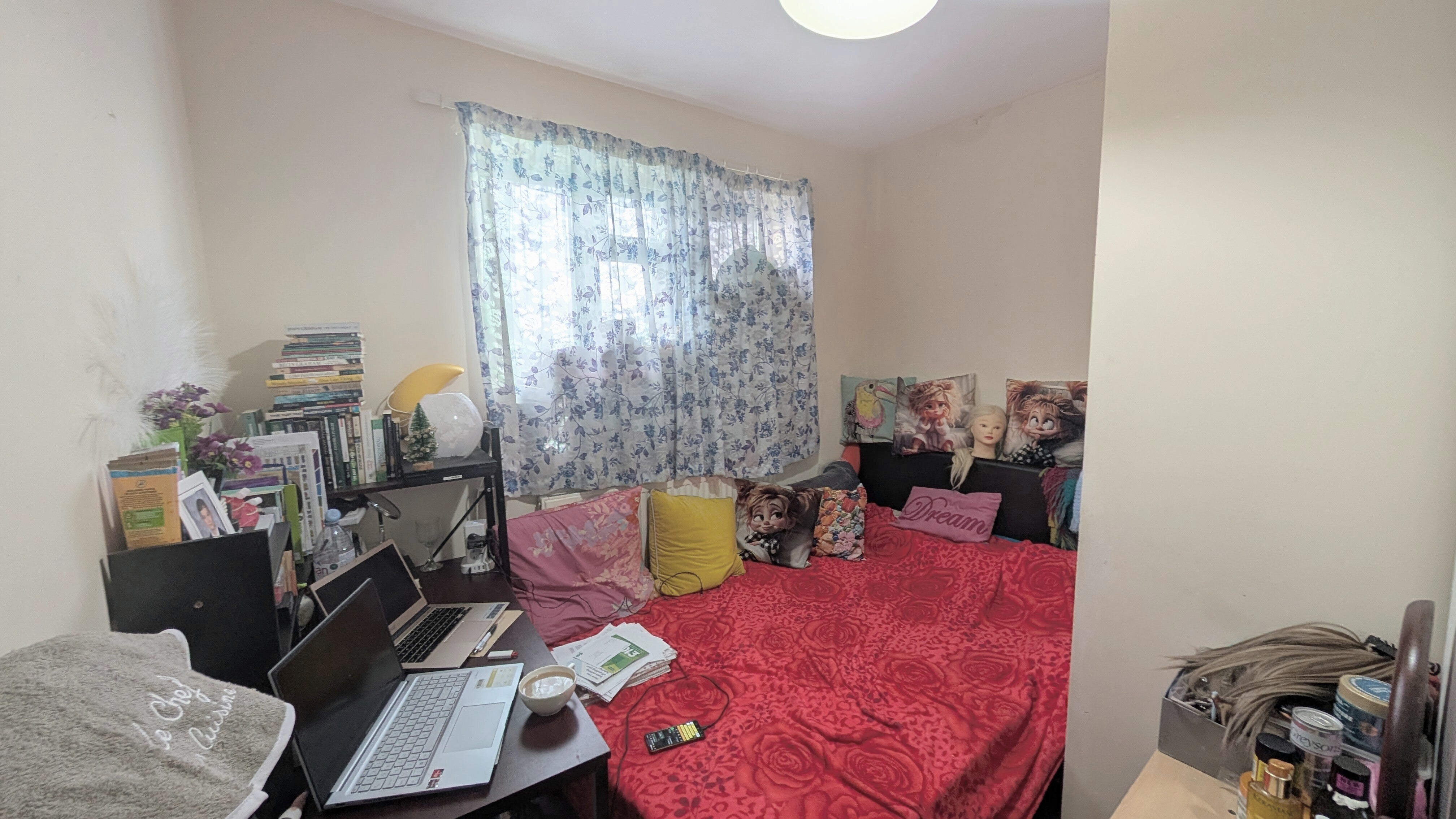 Flat Imperial Drive in Greater London