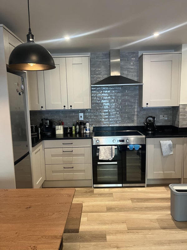 Flat Nunhead Crescent in Greater London