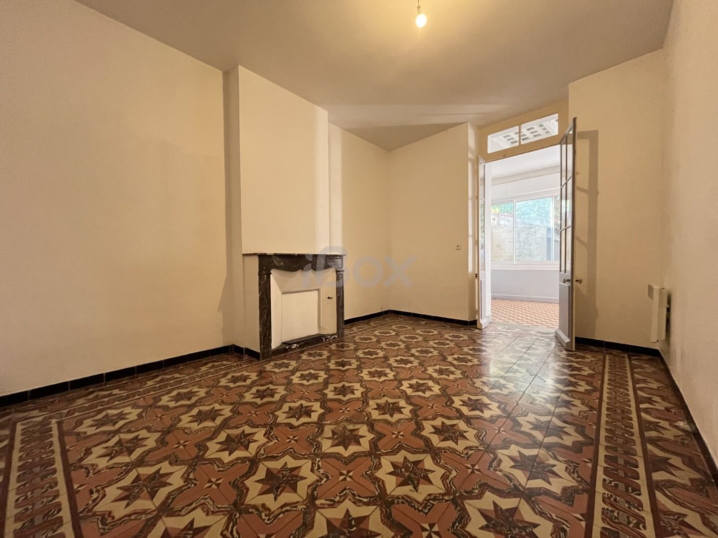 Flat Avenue Adjudant Hourcade in Cuers