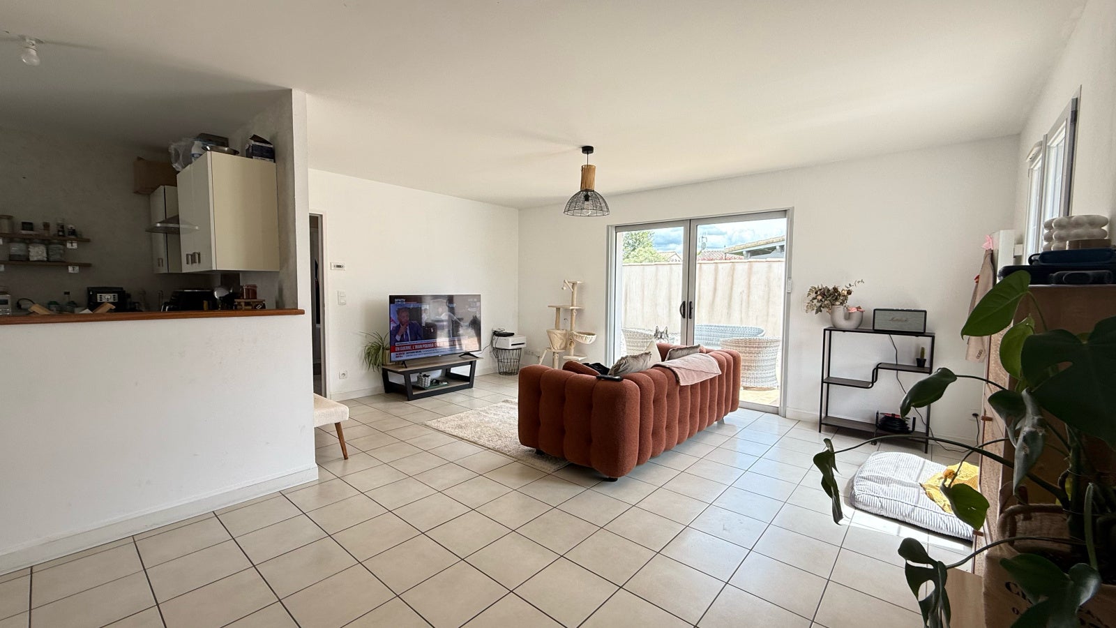 Maison Rue de la Reine des Prés à Magné