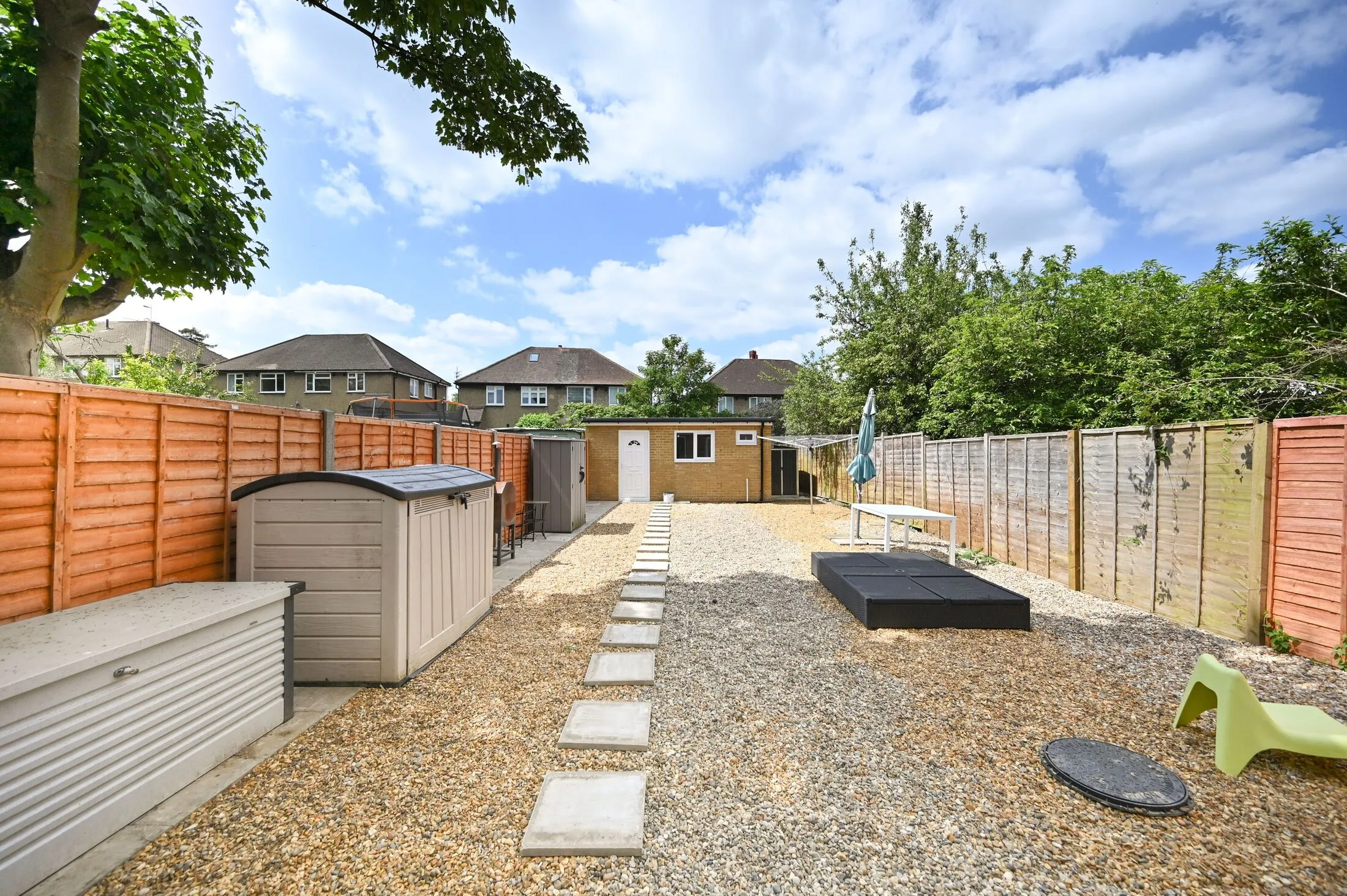Room Addison Gardens in Greater London