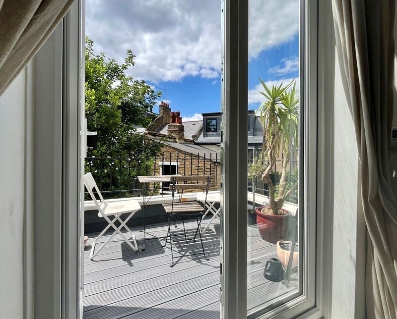 Room Brett Road in Greater London