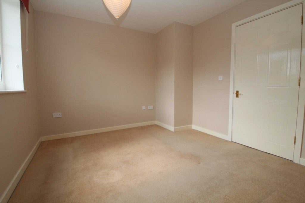 Flat Ebberns Road in Hemel Hempstead