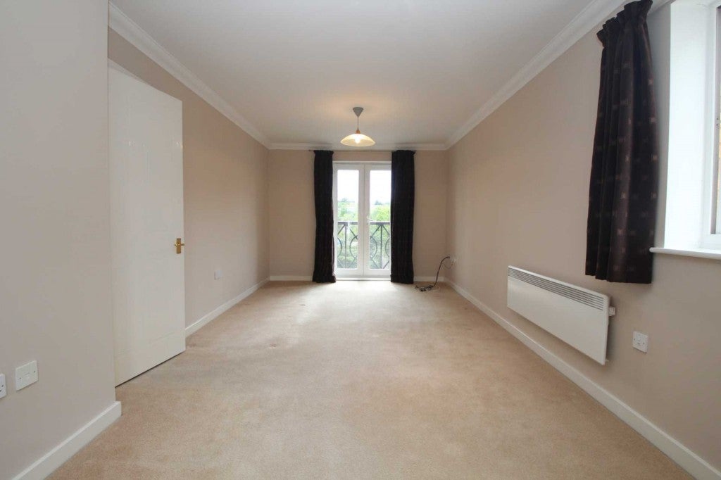 Flat Ebberns Road in Hemel Hempstead