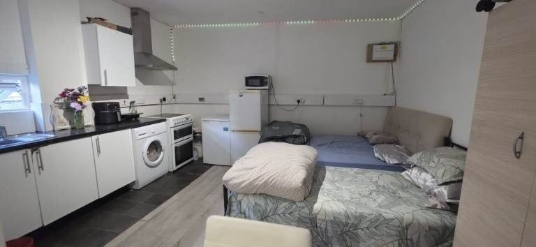 Flat Romford Road in Greater London