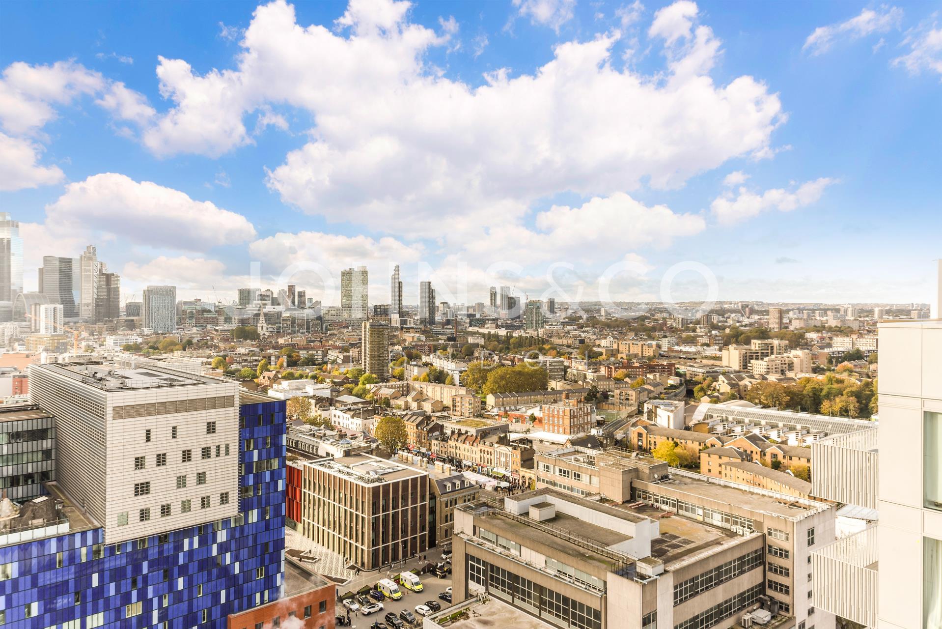 Flat Cendal Crescent in Greater London