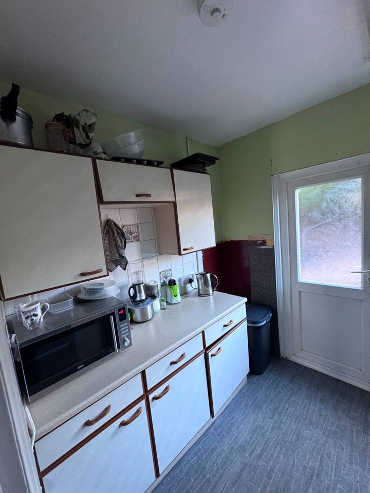 Room Earlsmead Road in Greater London