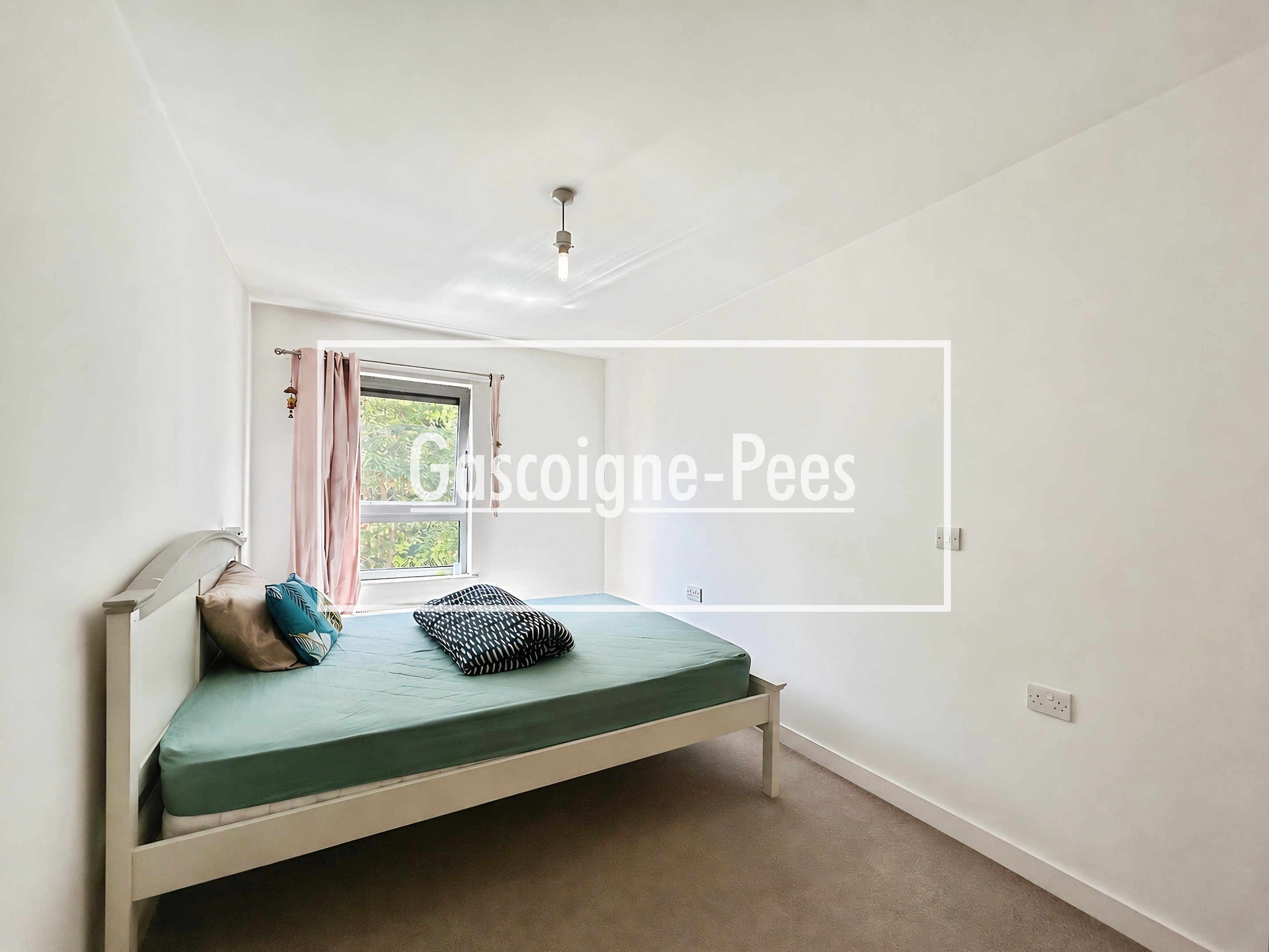 Flat Melrose Walk in Basingstoke and Deane