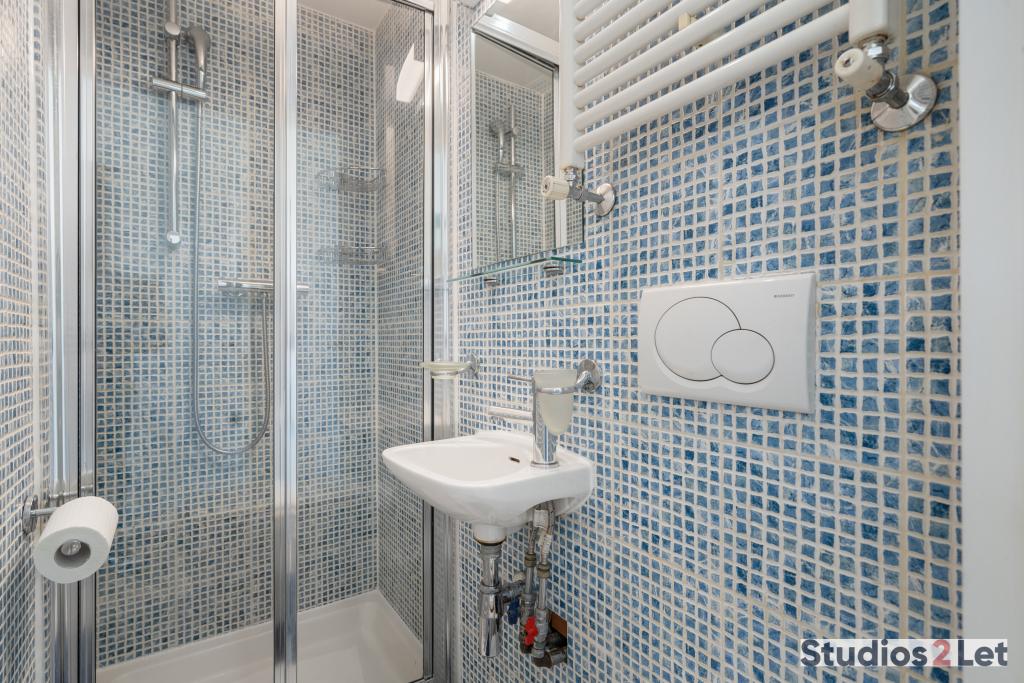 Flat Finchley Road in Greater London