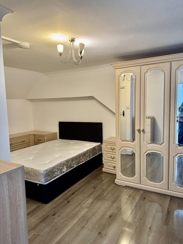 Flat Bordergate in Greater London