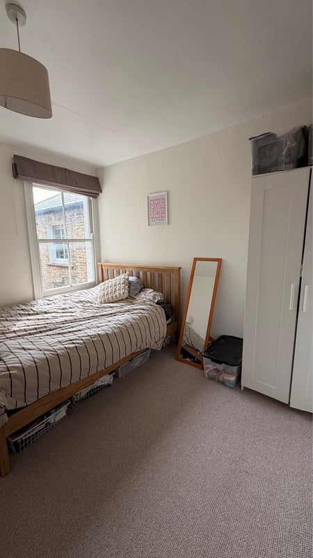 Flat Treport Street in Greater London