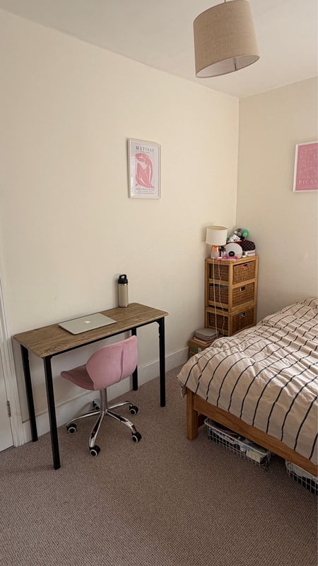Flat Treport Street in Greater London