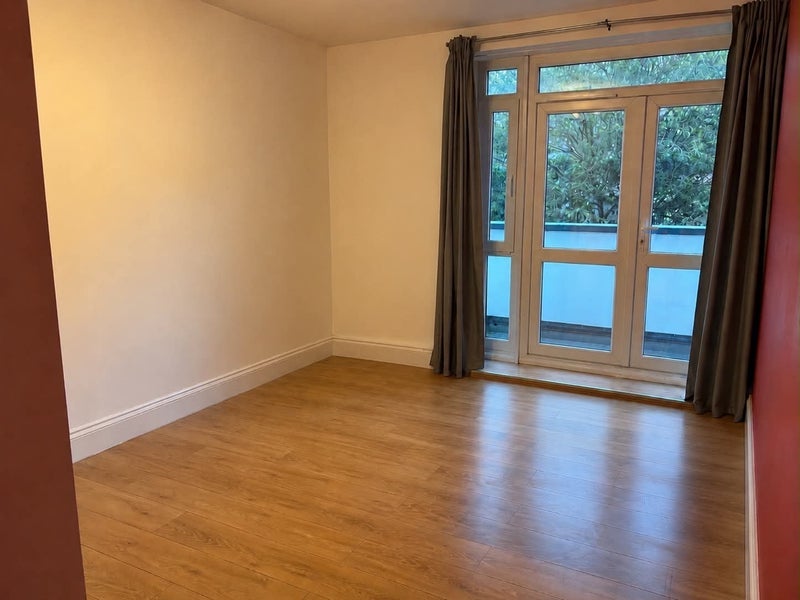 Room Empson Street in Greater London