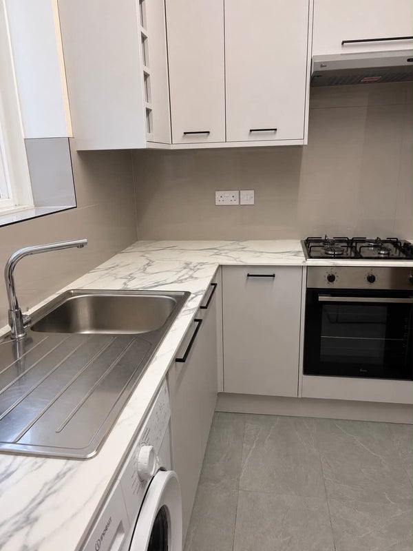 Room Empson Street in Greater London