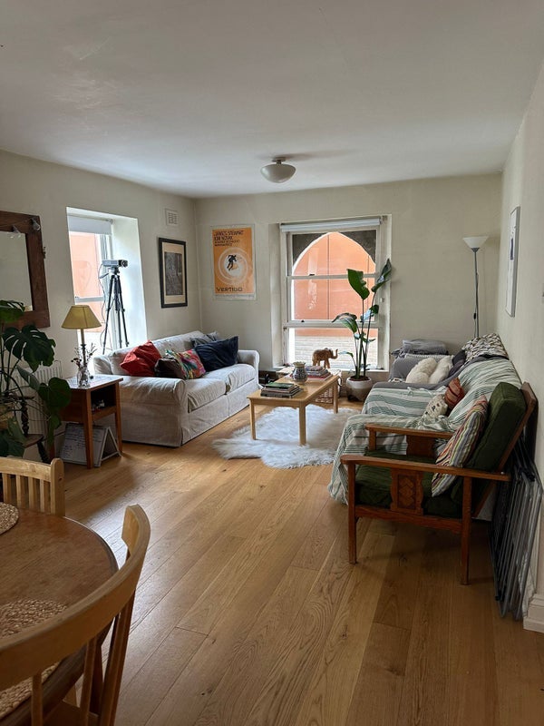 Room Hackney Road in Greater London