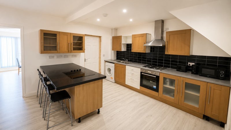 Room Southmead Road in Bristol