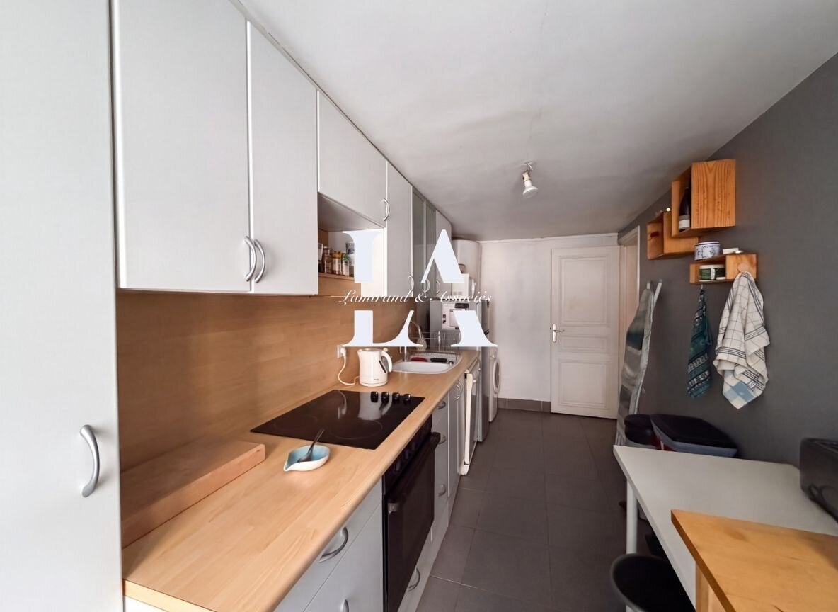 Flat Rue de Chabrol in Paris