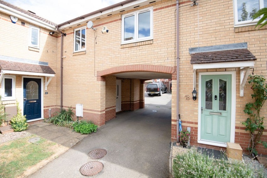 House Sandringham Close in Wellingborough
