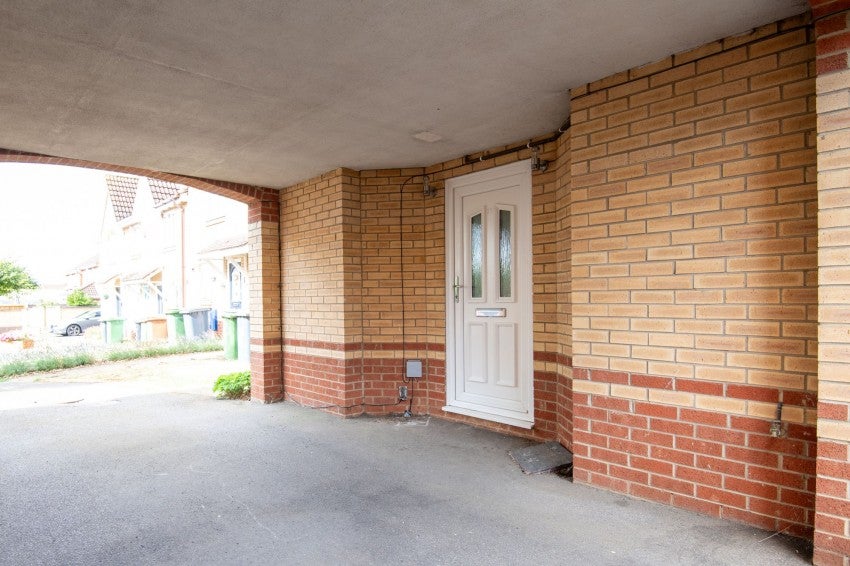 House Sandringham Close in Wellingborough