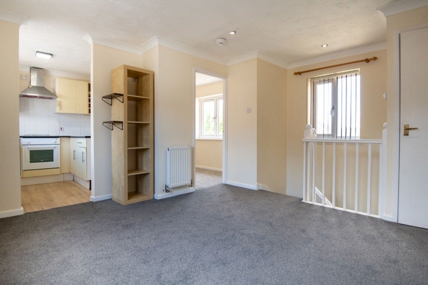 House Sandringham Close in Wellingborough
