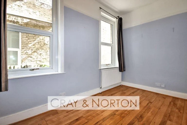Flat Morland Road in Greater London