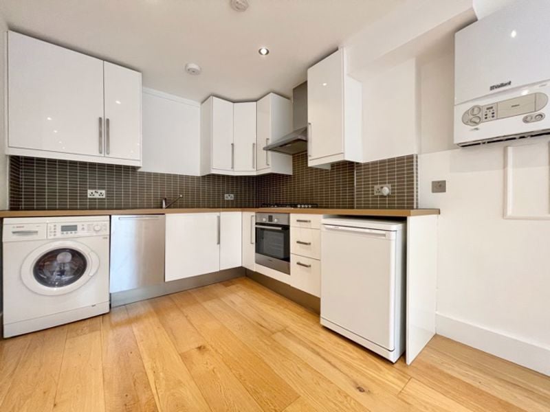 Flat Holloway Road in Greater London