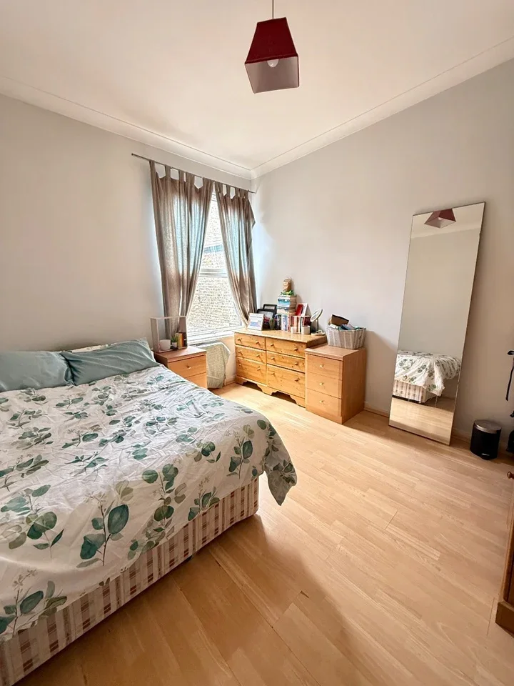 Flat Tooting Bec Road in Greater London