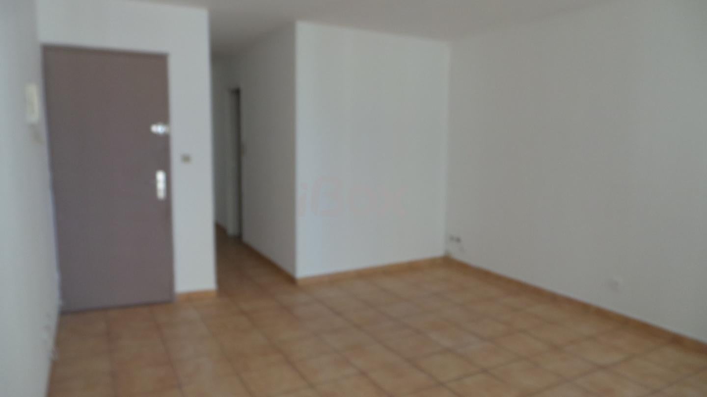 Appartement Rue Pierre Brossolette à Solliès-Pont