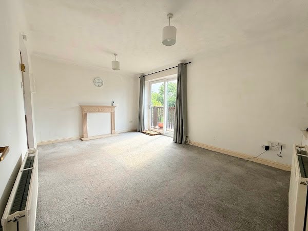 Flat Catalina Drive in Poole