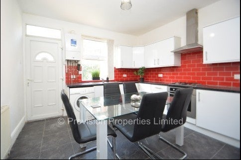 House Royal Park Road in Leeds