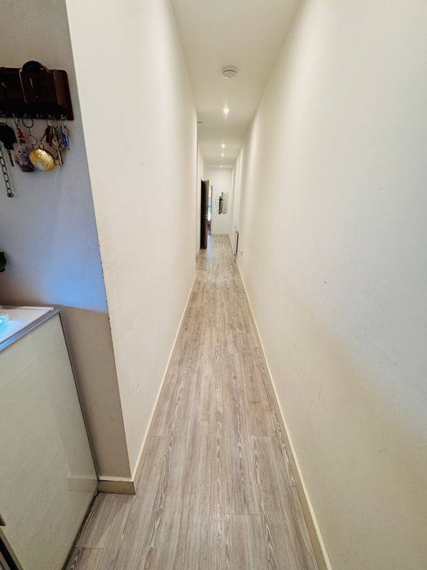 Room Thunderer Street in Greater London