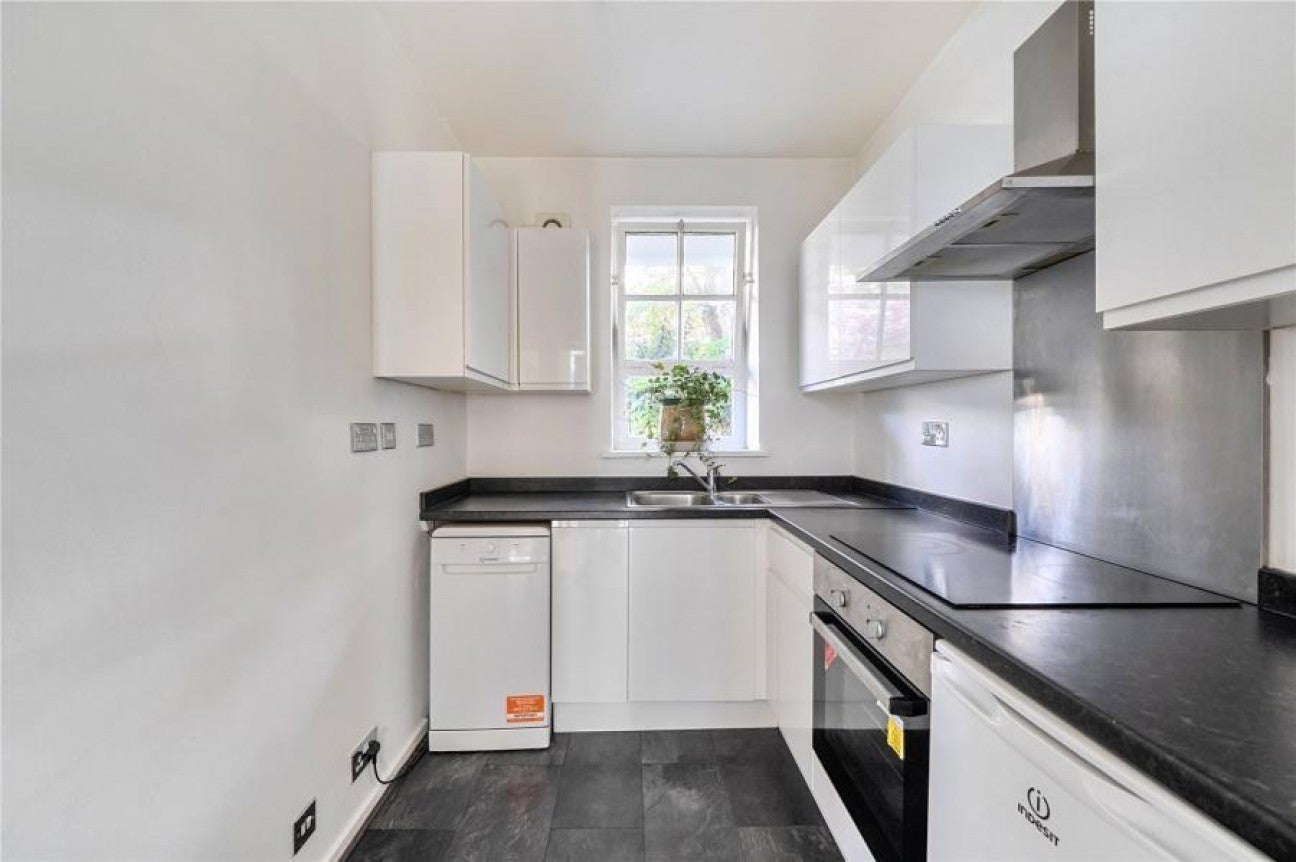Flat Battersea Square in Greater London