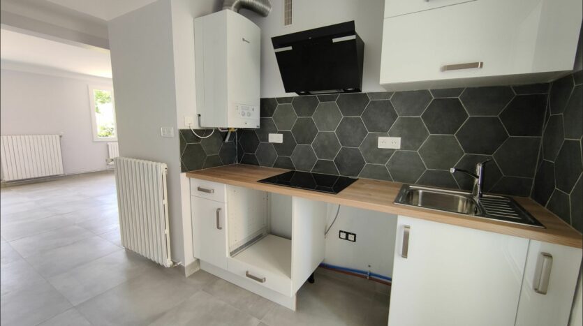 Flat Rue Roger Vailland in Nîmes