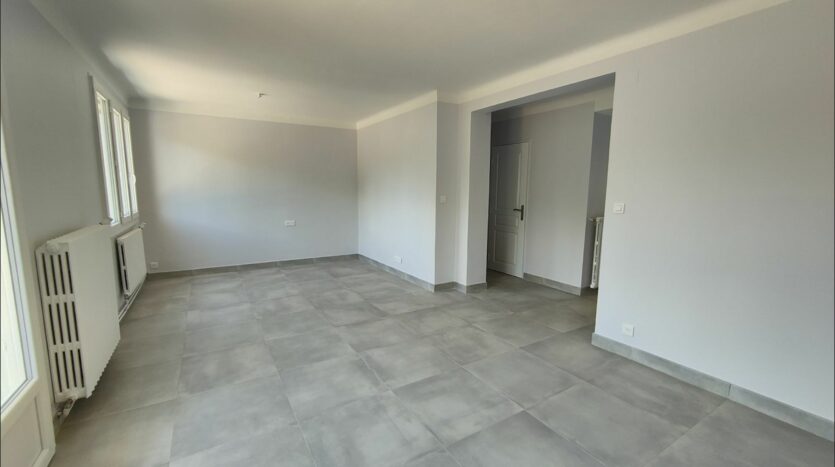 Flat Rue Roger Vailland in Nîmes