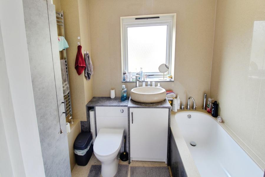 Flat Appleyard in Peterborough