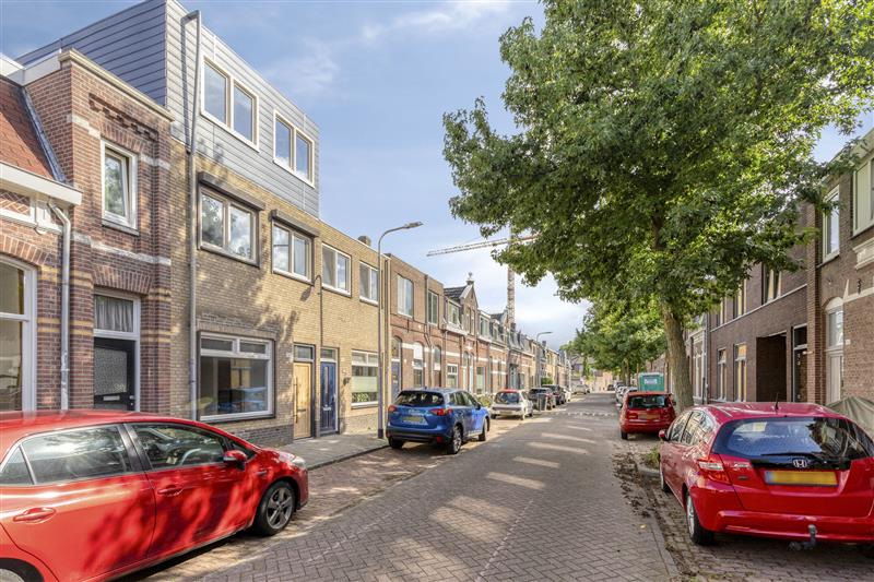 Tussenwoning te koop: Nijverstraat 146, Tilburg