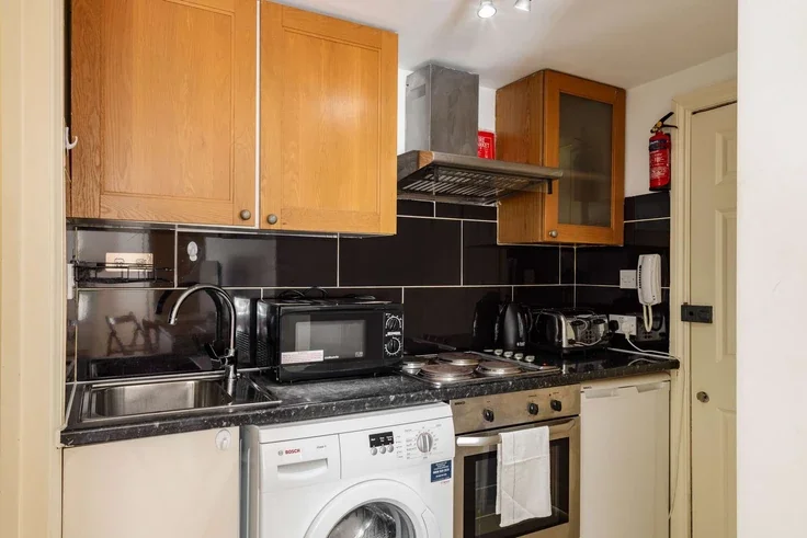 Flat Courtfield Gardens in Greater London