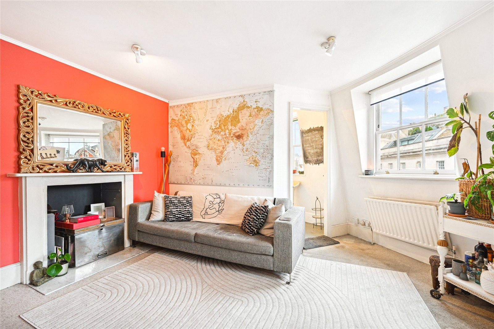 Flat Long Acre in City of Westminster