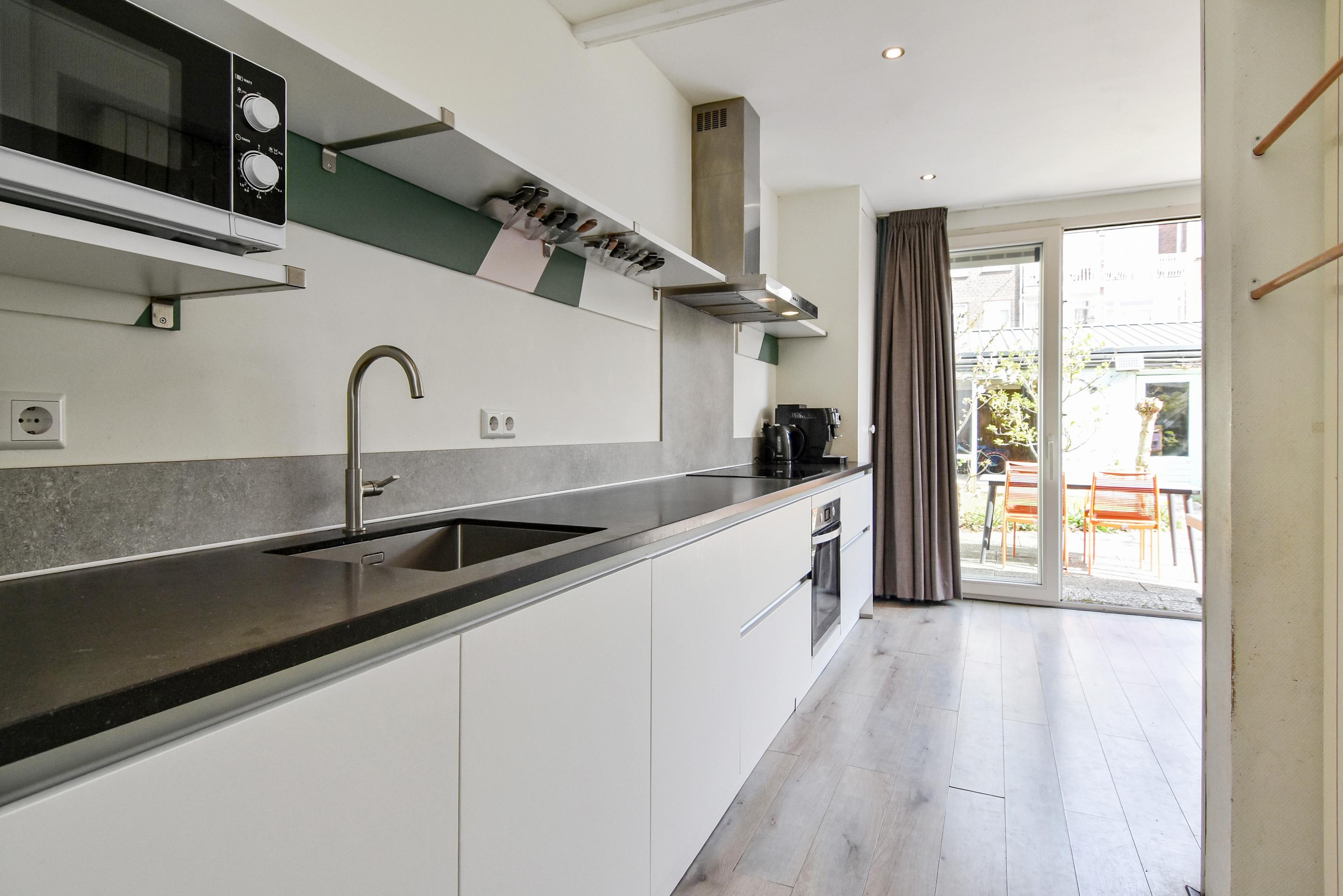 Appartement te koop: Ouverturestraat 102, 'S-Gravenhage