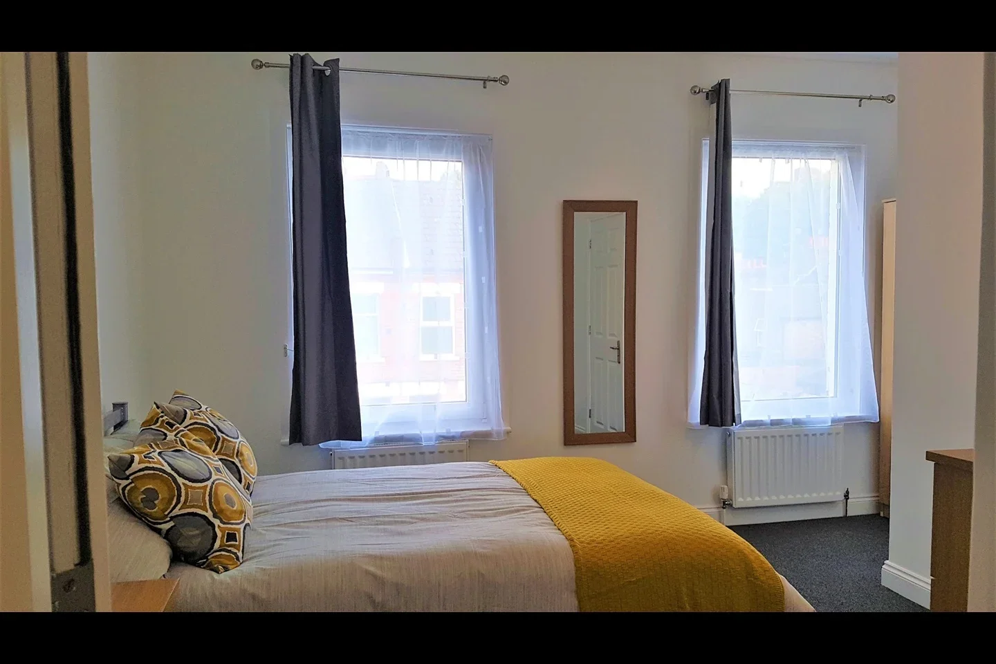 Room Malvern Road in Luton