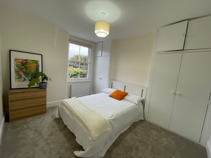 Room Calabria Road in Greater London