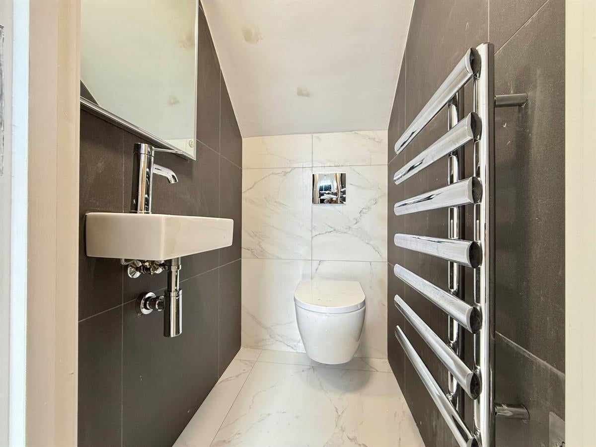 House Great Warley Street in Brentwood