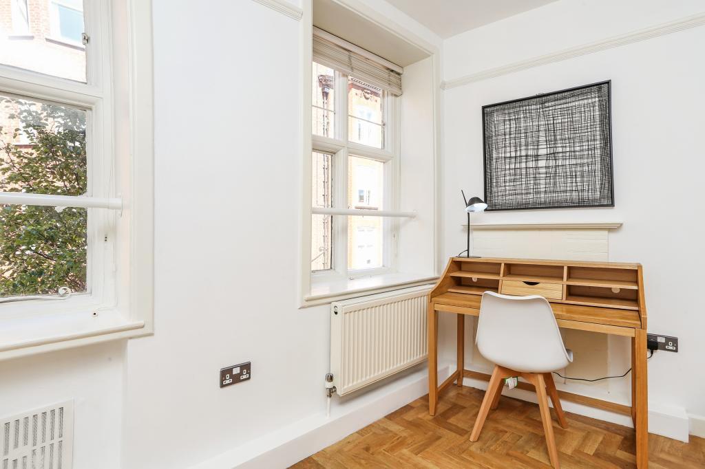 Room Vauxhall Bridge Road in City of Westminster