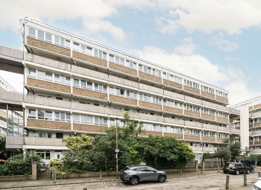 Flat York Road in Greater London