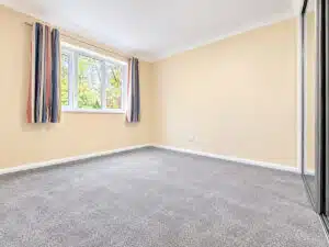 Flat Birchend Close in Greater London