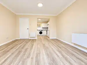Flat Birchend Close in Greater London